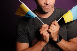 Миша Коллинз присоединился к звездам, которые записали поздравление ко Дню Независимости Украины