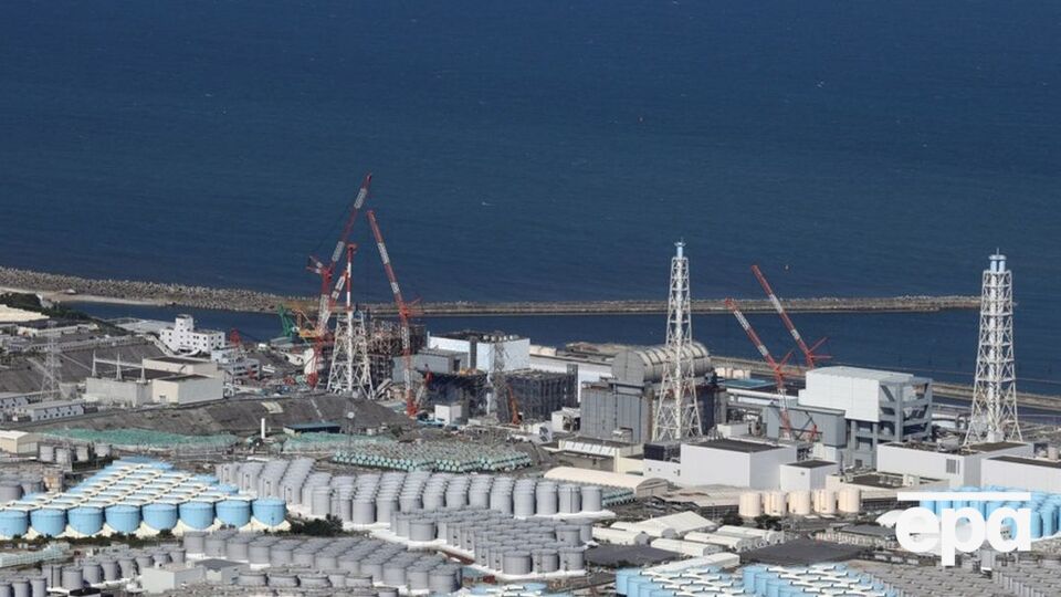 С "Фукусимы" начали сливать воду