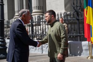 Зеленский 24 августа провел в Киеве переговоры с президентом Португалии де Соузой