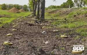 Россияне установили обширные минные поля на оккупированных территориях, чтобы не допустить проникновения сил обороны Украины на линию фронта, отметили в правительстве Норвегии