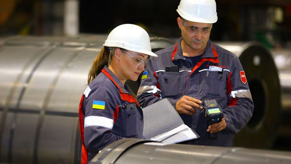 Компания передала на фронт 212 специальных мобильных укрытий – современные "крыивки" могут служить полевым жильем и защитой от артиллерийских обстрелов