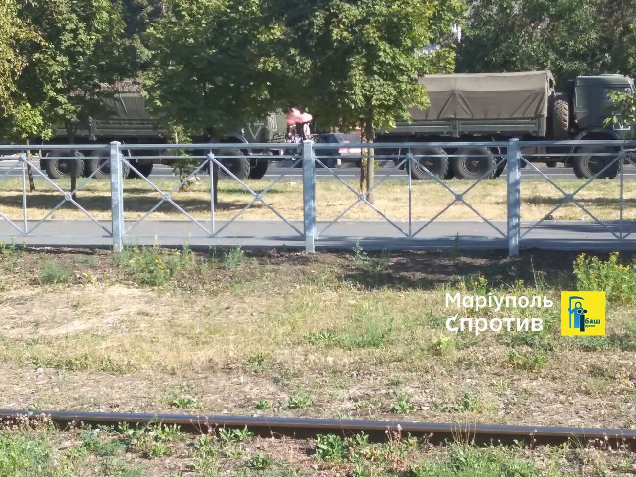 Россия снова перебрасывает технику через Мариуполь, сообщил Андрющенко