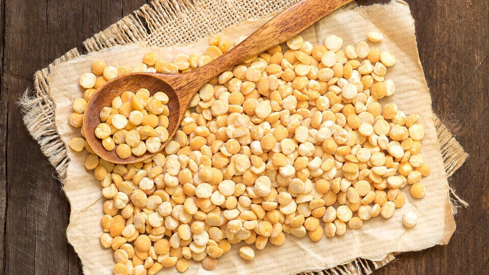 За словами Клопотенка, горох перед приготуванням замочувати не потрібно