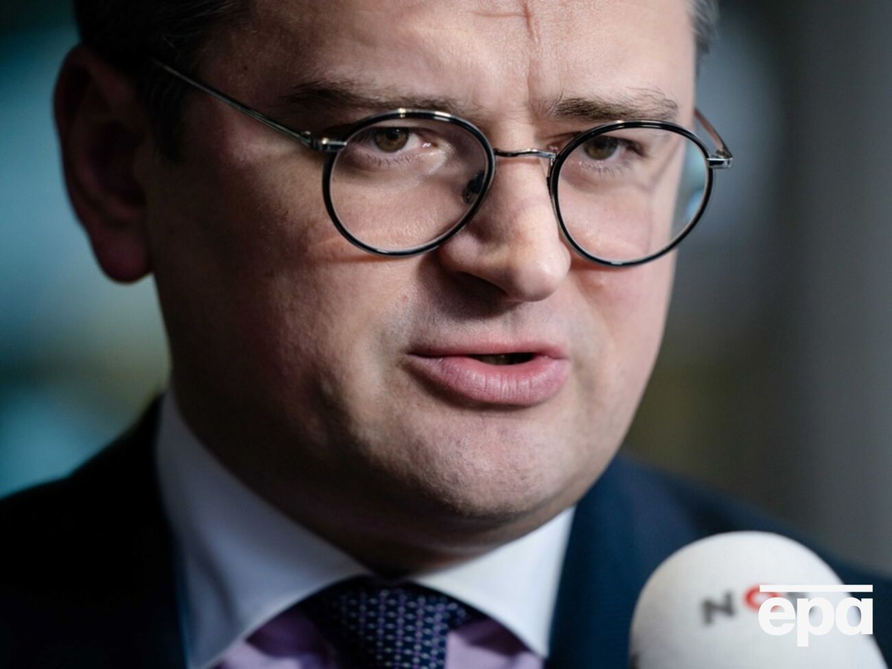 Переговори з РФ є "дуже специфічним питанням", зазначив Кулеба