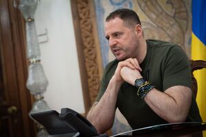 Україна не планує використовувати західну зброю проти російської території, зазначив Єрмак
