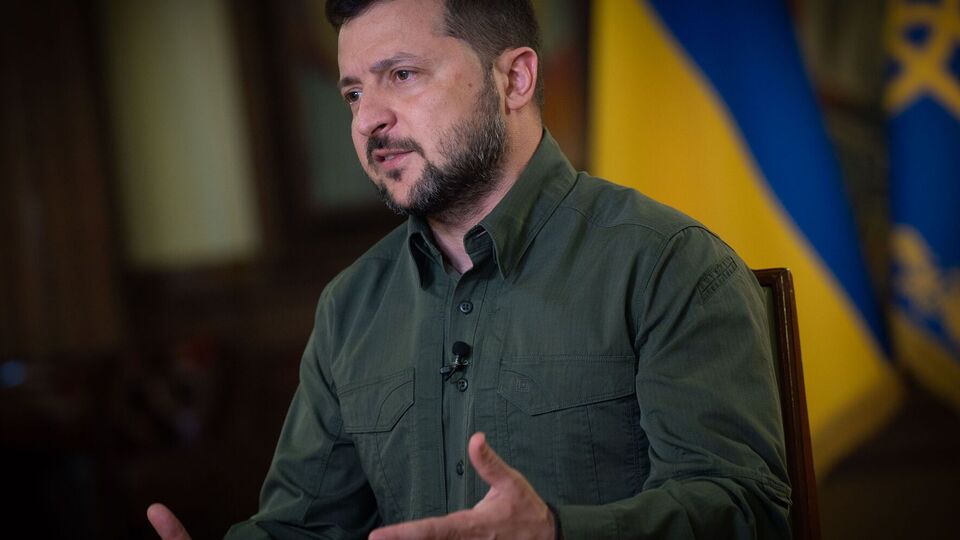 Зеленский: Я не хочу, чтобы к власти было отношение, что "они держатся"