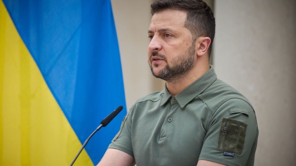 Зеленский: Не нужно думать госпоже Тихановской об армиях других государств