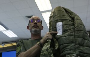 Резніков спростував чутки про заміну курток