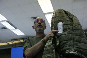 Резников опроверг слухи о подмене курток