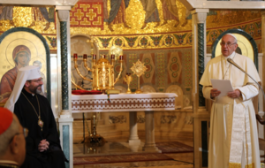 Святослав считает, что во время войны папа римский (справа) не понимает Украину, а Украина "не понимает папу"