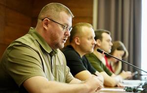 Решение о запрете проведения праздничных мероприятий, посвященных началу нового учебного года, приняли на заседании совета обороны Полтавской области, отметил Лунин