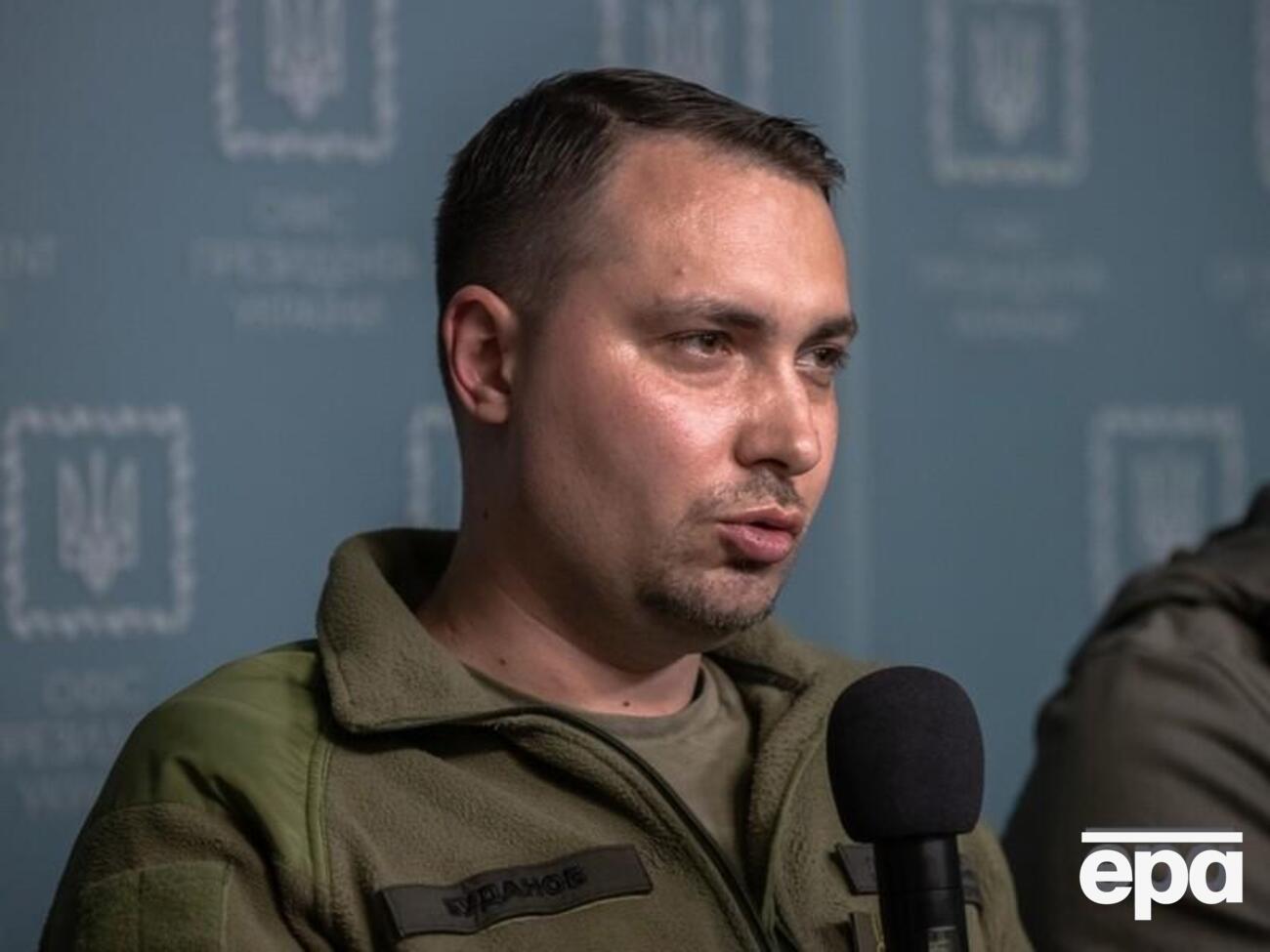 После начала полномасштабной войны Буданов живет вместе с женой в своем кабинете