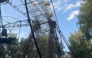 Люди застряли на колесе из-за отключения электричества