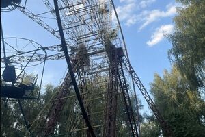 Люди застрягли на колесі через вимкнення електрики