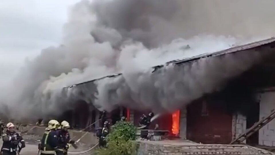 Площадь пожара составила 1,5 тыс. м²