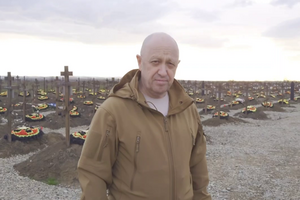 Пригожина похоронили втихую, на полузакрытом кладбище в Питере, без почестей, официальных речей и гостей. Даже мертвого Путин, Шойгу и Герасимов его боятся