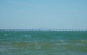 После второго взрыва на Крымском мосту оккупанты ужесточили проверки в Керченском проливе