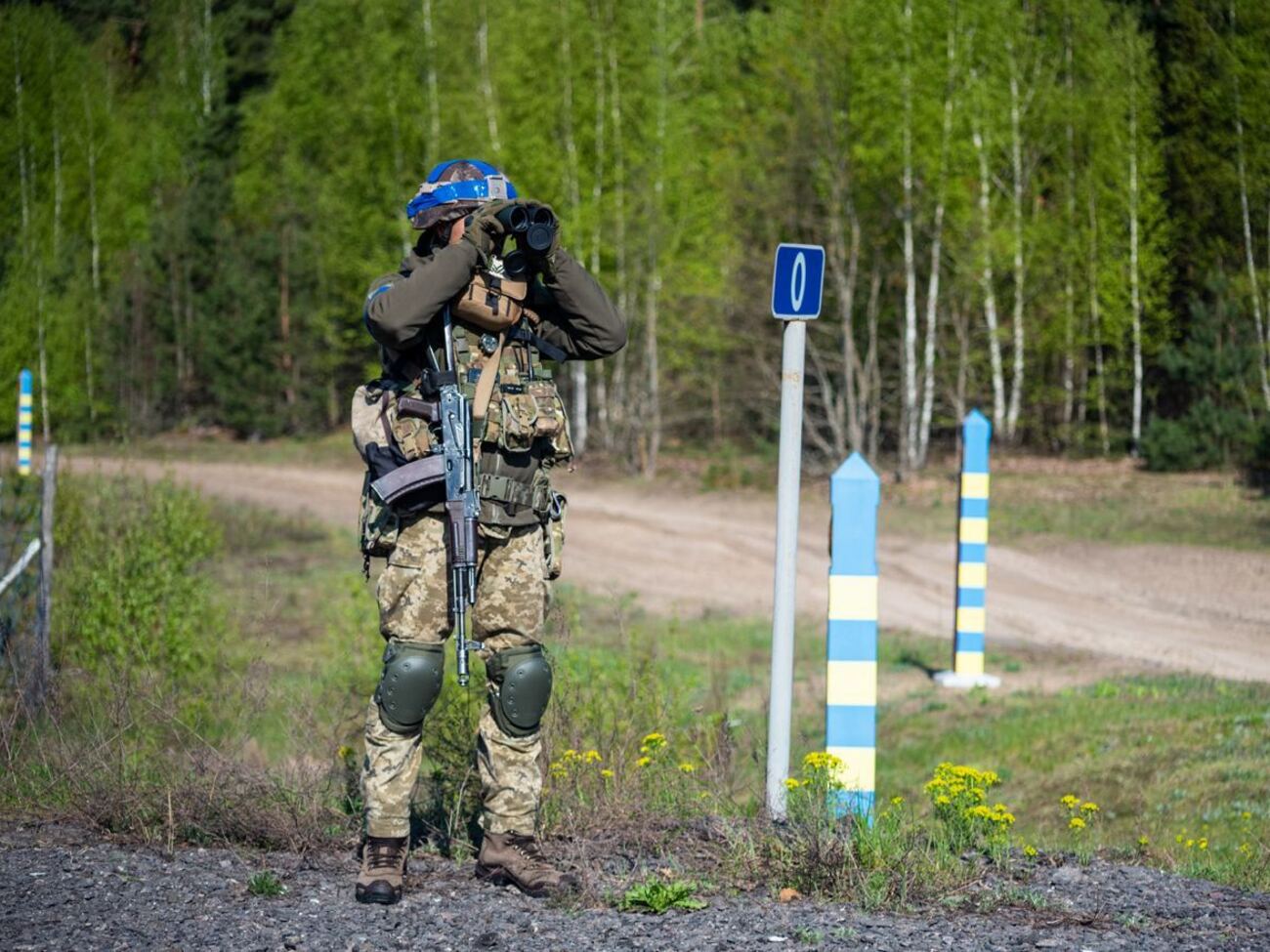 На північному напрямку українські військові охороняють і зміцнюють кордон
