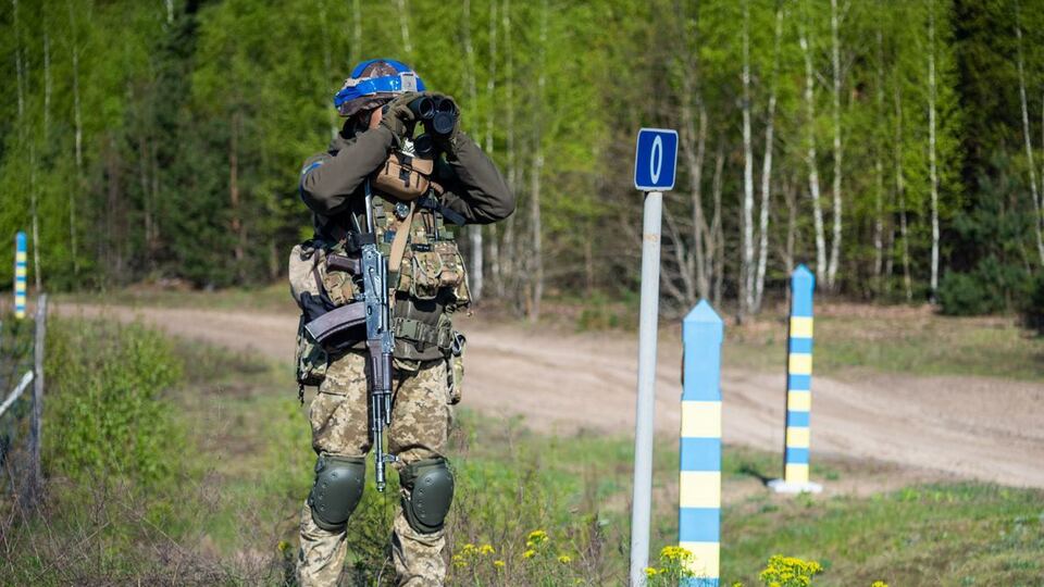 На північному напрямку українські військові охороняють і зміцнюють кордон