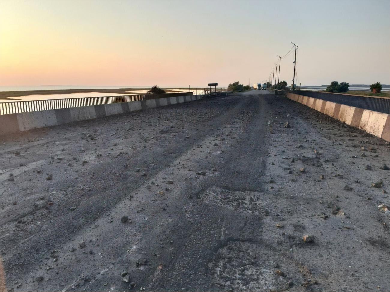 Прокремлівські блогери мовчать про удар по Чонгарському мосту