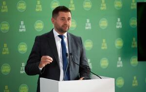 "Слуга народу" на місцевому рівні вже позбавила мандатів "десятки депутатів", зазначив Арахамія