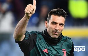 Професійна футбольна кар'єра Буффона тривала 28 років