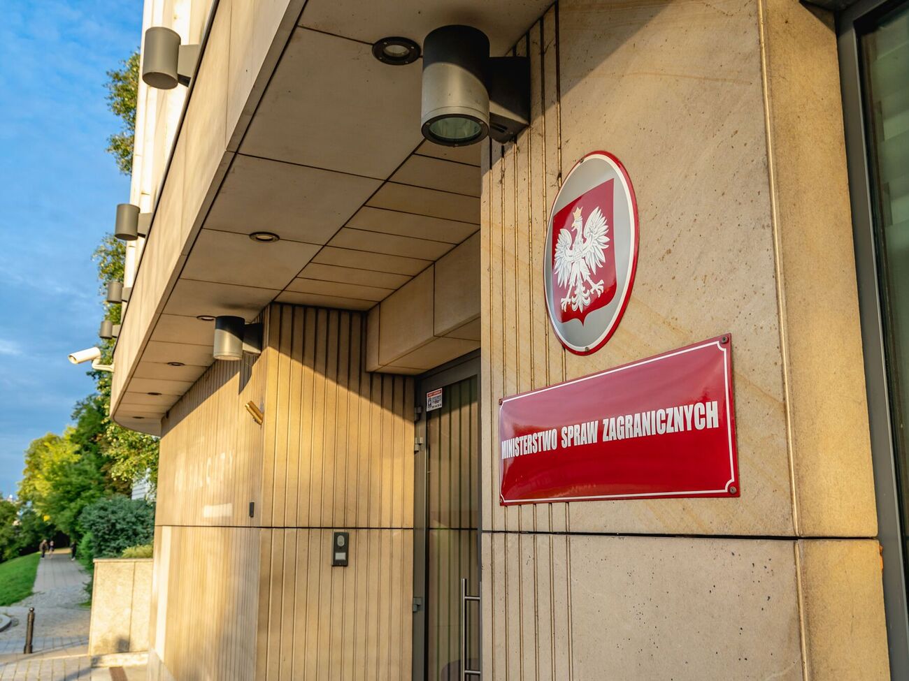 Украинского дипломата пригласят в МИД после того, как он вернется со встречи в Украине