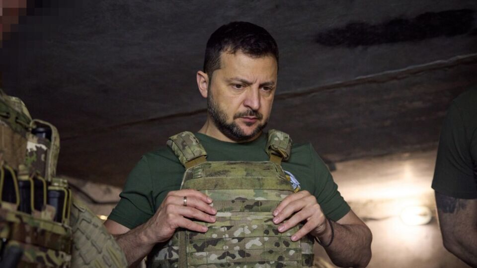 Зеленський: Бої важкі, окупанти всіма силами намагаються зупинити наших хлопців. Штурми дуже жорстокі