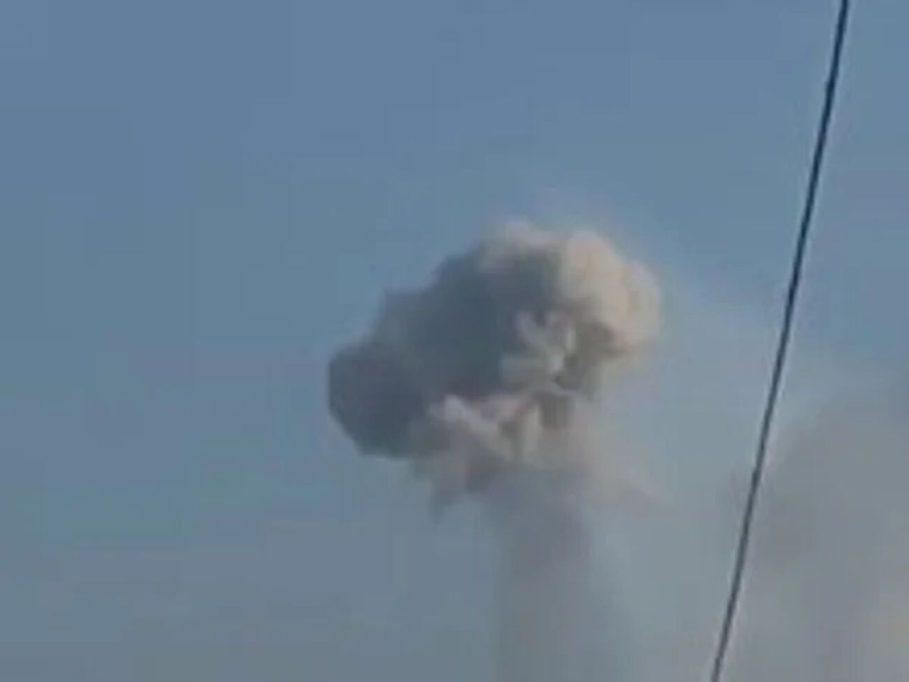 Местные жители слышали три взрыва