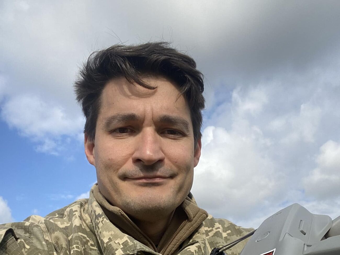 Ви хотіли б бути в ситуації, коли п'яний водій Jaguar підрізає вас, а потім б'є вашу супутницю, а вас кидає на асфальт? Якби не поліція Дніпра, у таку історію могло б потрапити багато людей