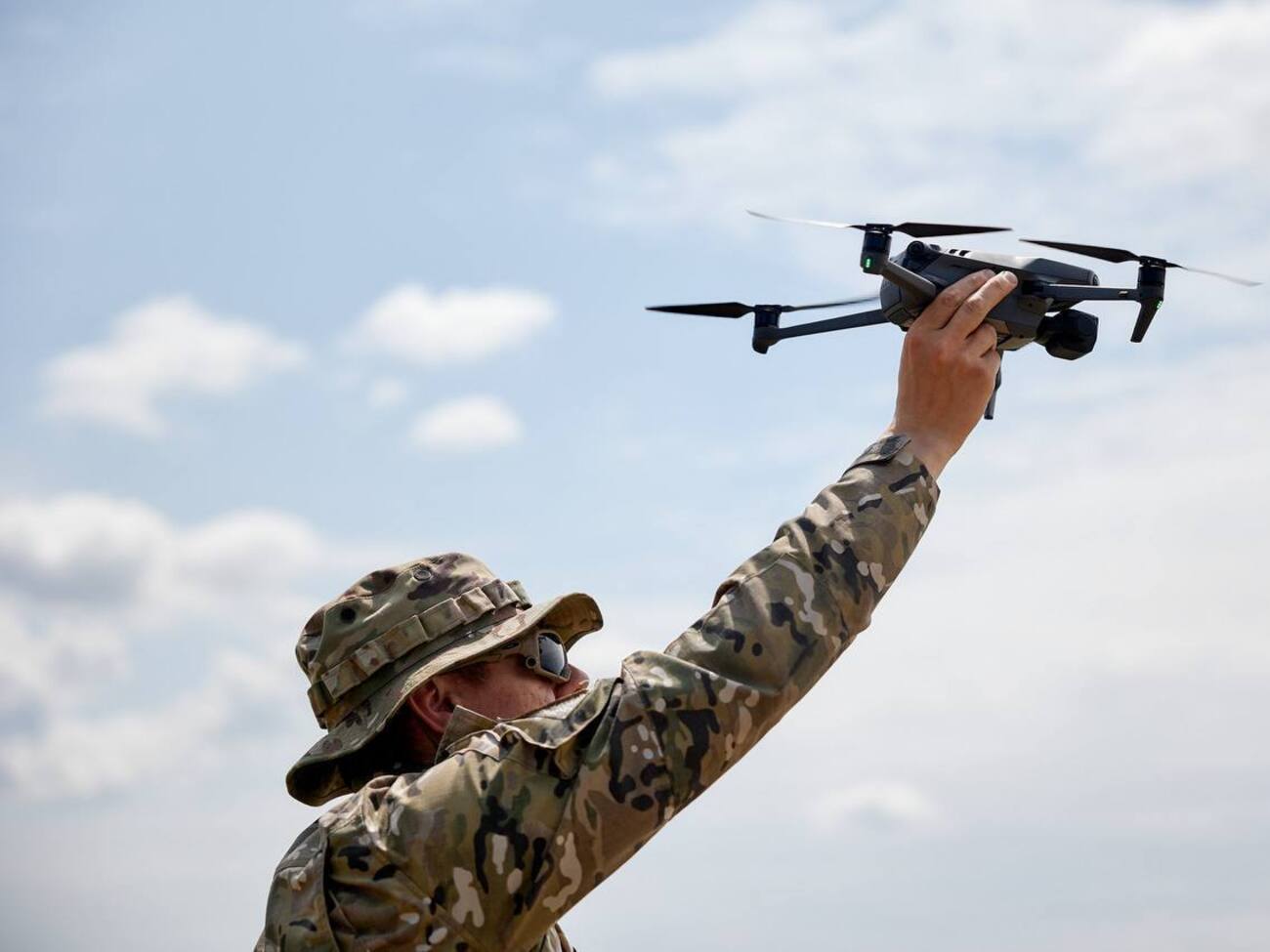 Протягом перших шести місяців 2023 року в Україні підготували 10 тис. операторів дронів, зазначили в Держспецзв'язку