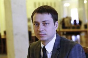 Александр Трохимец: Уже времени ждать нет. То, что начнут рассчитываться именно в канун Нового года, означает, что эти деньги уже вряд ли помогут