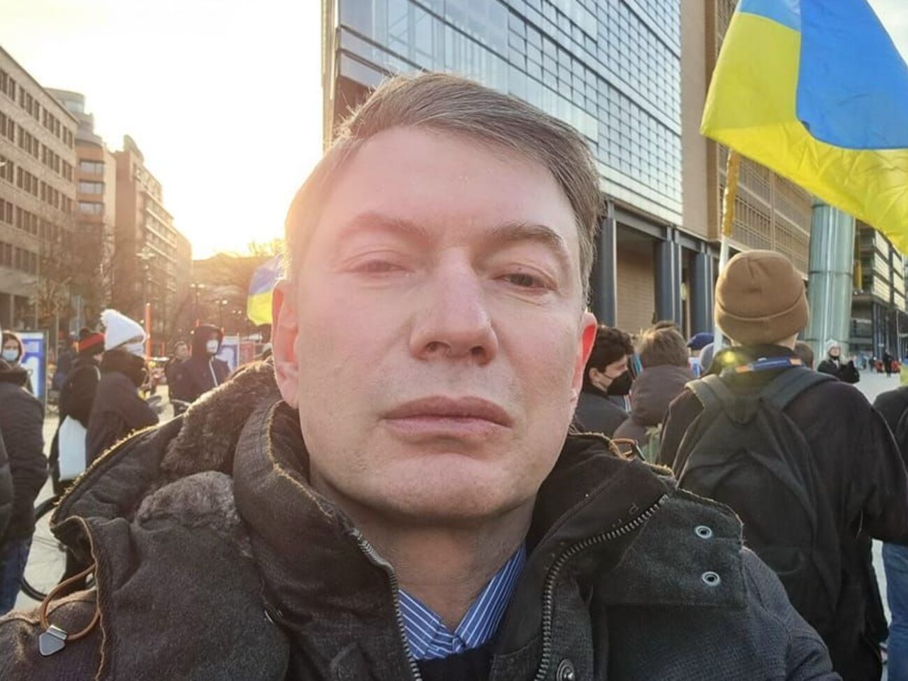 Российская верхушка понимает, что времени у нее мало. Войну они выиграть не могут. Денег скоро "не будет". Остается надеяться только на чудо