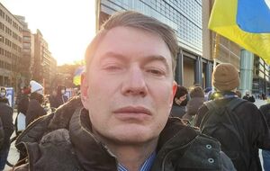 Российская верхушка понимает, что времени у нее мало. Войну они выиграть не могут. Денег скоро "не будет". Остается надеяться только на чудо