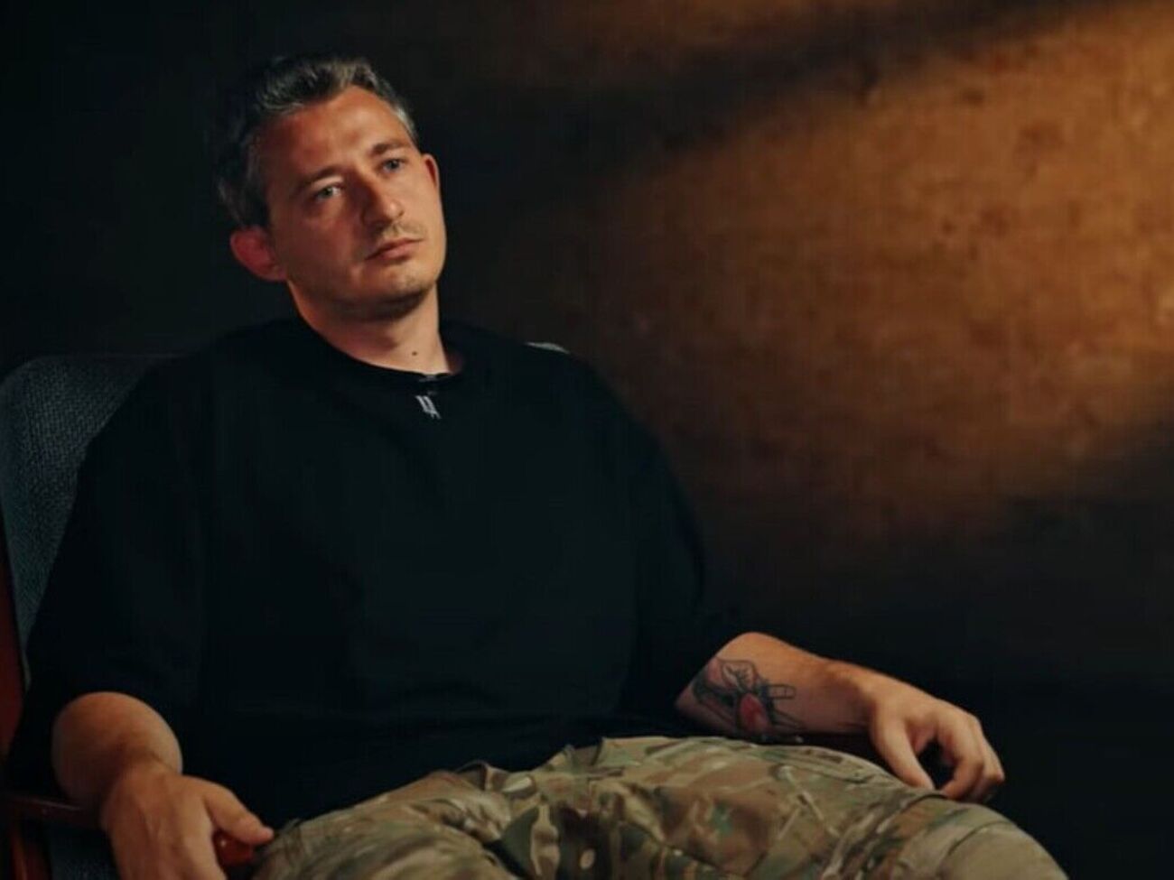 Серга: Люди, которые находятся за границей, – они приезжают – и им страшно. И этот страх очень иррациональный