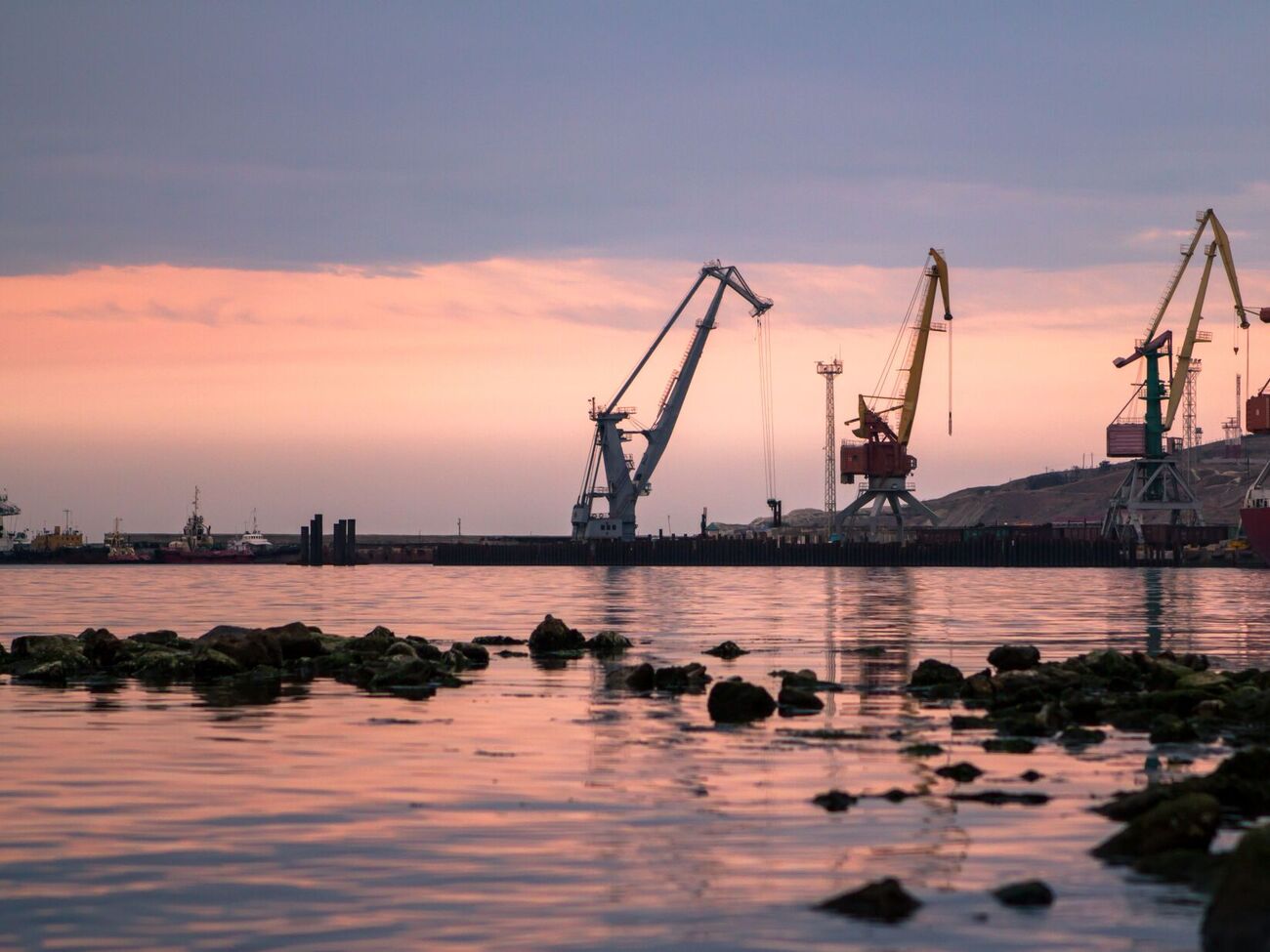 В Феодосии слышали взрывы