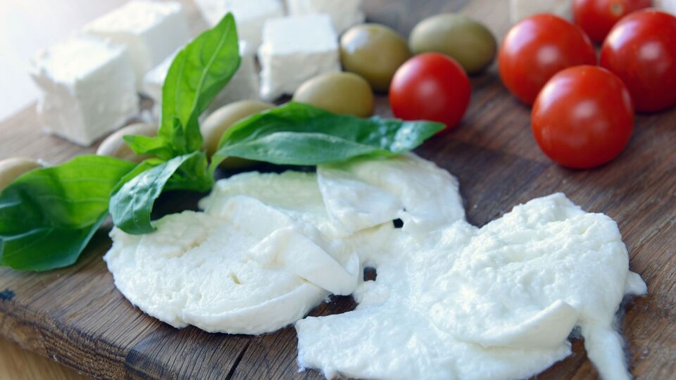 Для цієї закуски можна вибирати різні види сиру