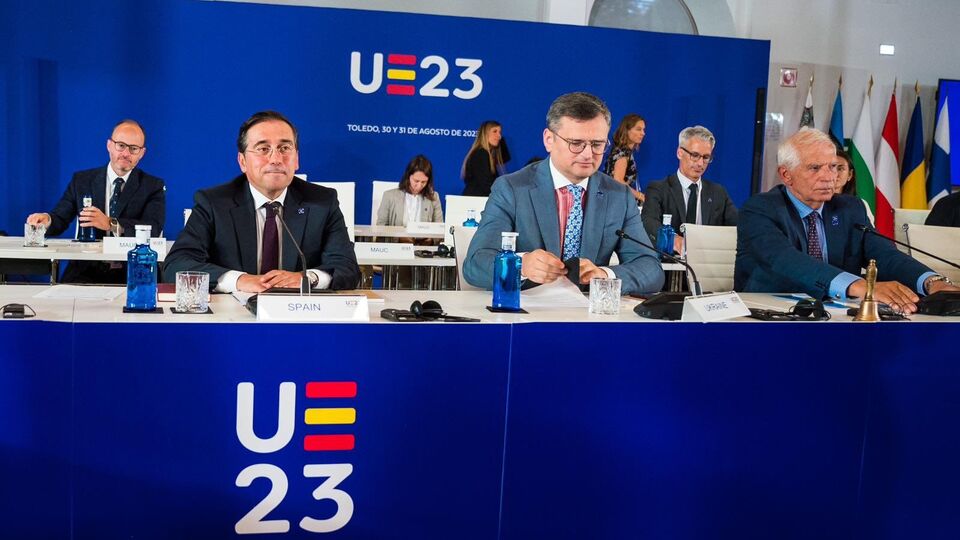Кулеба сьогодні був із візитом в Іспанії, але вже вирушив додому