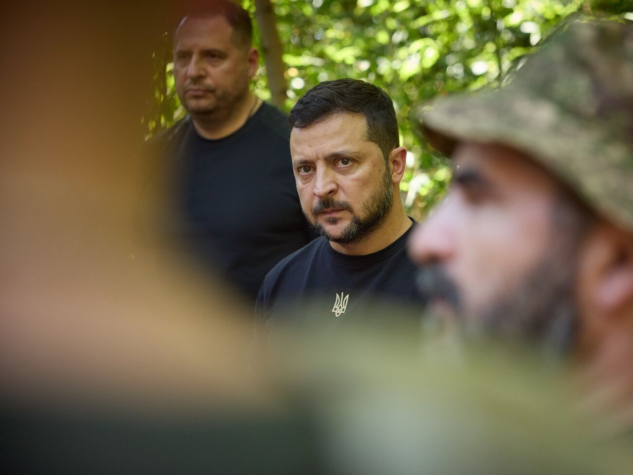 Зеленский: У нас инициатива, и мы двигаемся вперед. Да, понемногу, потому что мы на своей земле. И это самая большая мотивация. За нами только наша семья