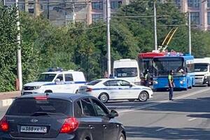 В российском Брянске из-за падения обломков дрона перекрывали движение