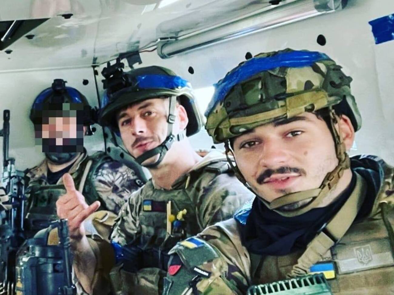 О смерти Сэмюэла (на фото справа) сообщил его брат Дэниэл
