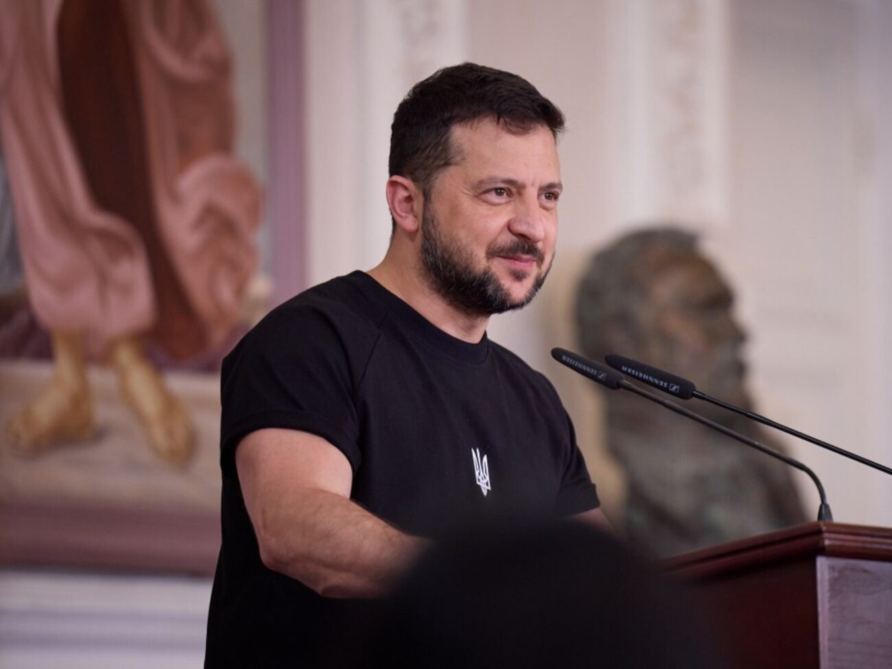 Зеленський розповів про підсумки селекторної наради з військовим керівництвом