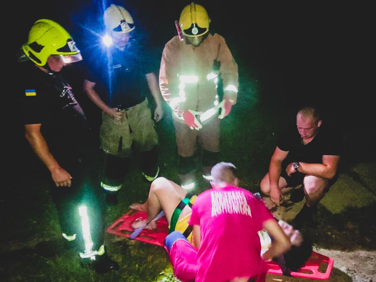 Двох 37-річних жінок госпіталізовано, повідомили рятувальники