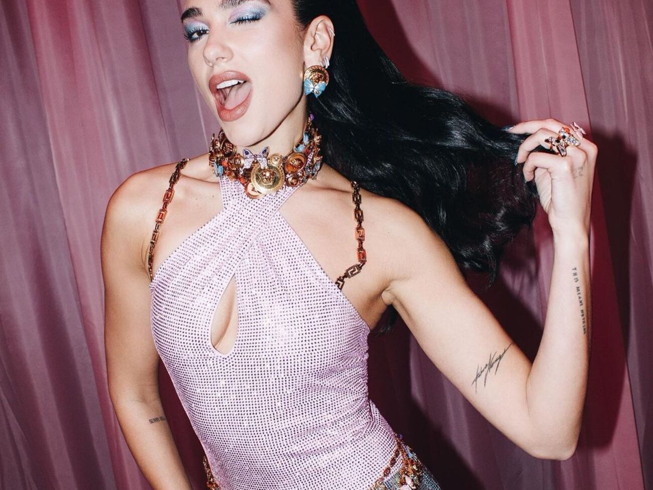 Дуа Липа примерила образ Барби-русалочки