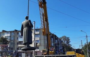 В Полтаве демонтировали памятник генералу советской армии Зыгину