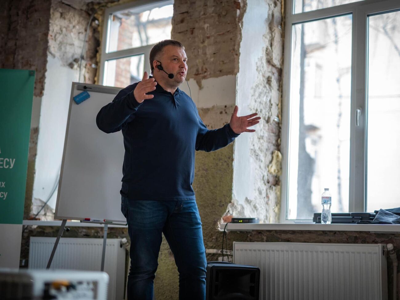 Під час Помаранчевої революції, у момент піка нашого демократичного спротиву, ми заклали страшну міну – невміння вирішити внутрішній конфлікт власними силами