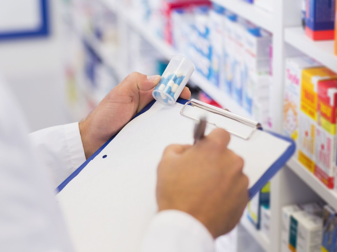 Мобильные пункты будут отпускать лекарства по тем же правилам, что и стационарные аптеки