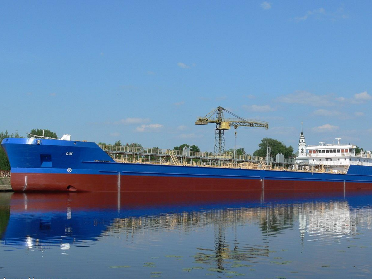 Судно SIG было включено США в санкционные списки из-за поставок авиатоплива в Сирию, отметили росСМИ