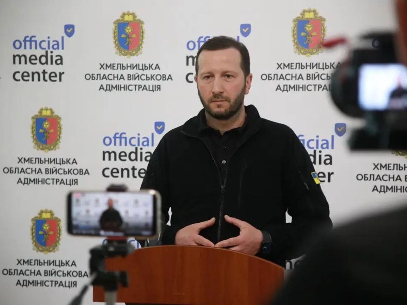 По данным замглавы ОВА, взрывная волна повредила жилье и несколько предприятий