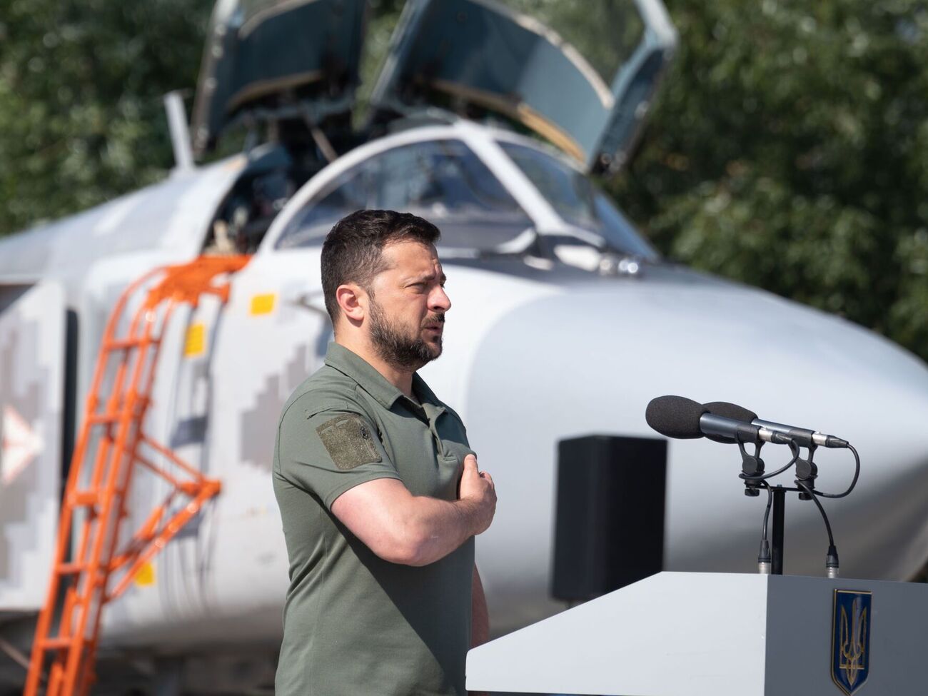 Украина ежедневно работает над тем, чтобы создать "надежный воздушный щит" Украины, заявил Зеленский